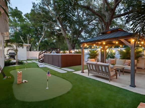 Cockatoo Cabana